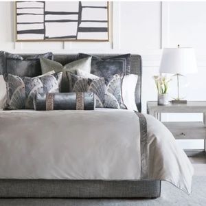 Eastern Accents Idris King Comforter